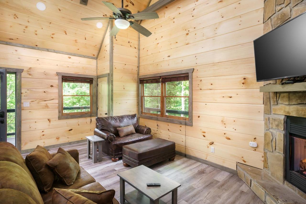 Love Leigh By Stony Brook Cabins Gatlinburg Exteriör bild