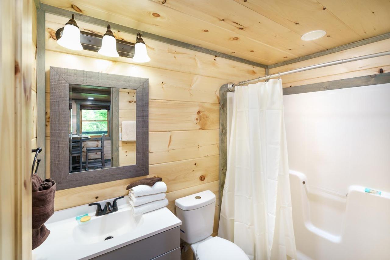 Love Leigh By Stony Brook Cabins Gatlinburg Exteriör bild