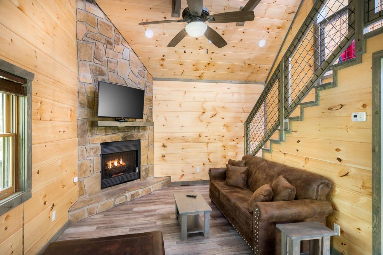 Love Leigh By Stony Brook Cabins Gatlinburg Exteriör bild